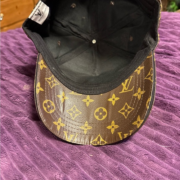 Louis Vuitton Monogram Cap with Gold Logo - Picture 3 of 3